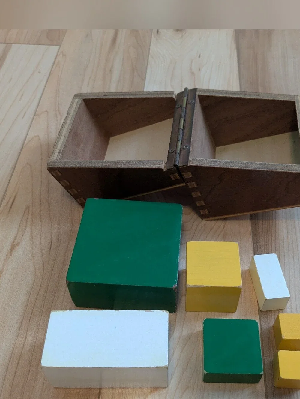 Vingage Montessori Power Of 2 Cubes